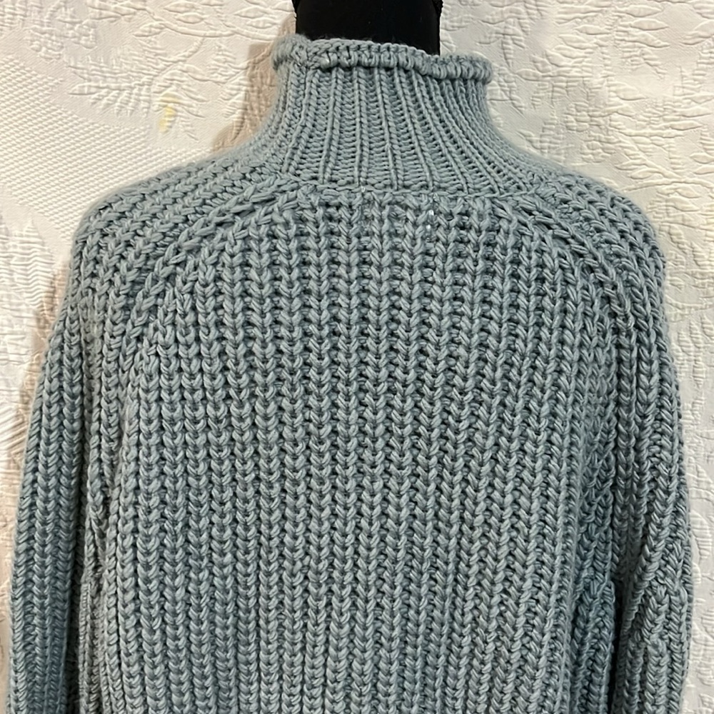 H&M mock neck sweater, size medium‎ - Picture 9 of 14